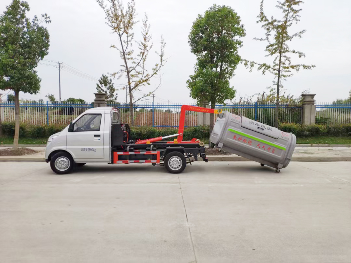 五菱新能源純電動勾臂垃圾車