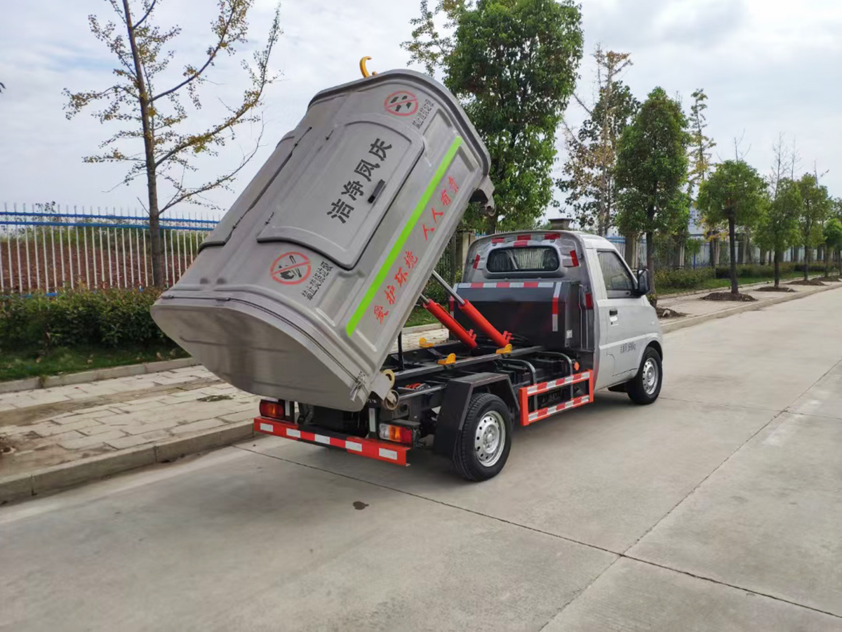 五菱新能源純電動勾臂垃圾車