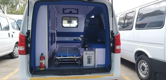 國(guó)六 奔馳新威霆負(fù)壓救護(hù)車