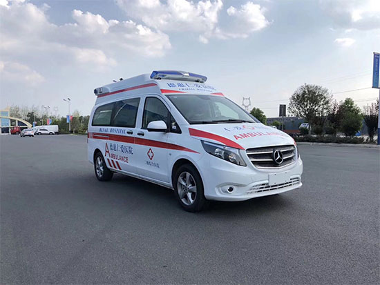 國六奔馳威霆救護車