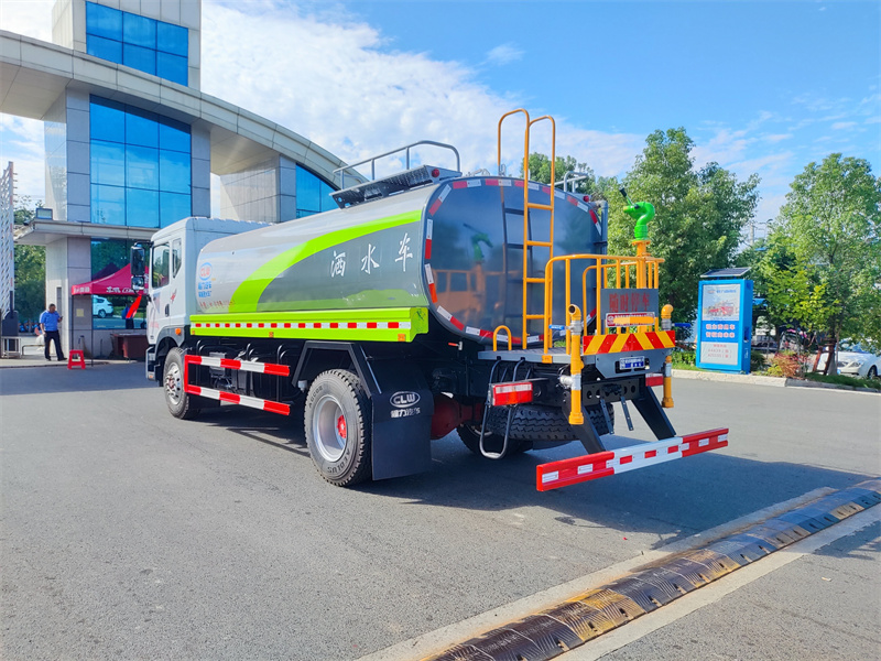 國六14方東風D9灑水車