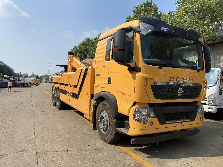 重汽豪沃后雙橋一拖一清障車