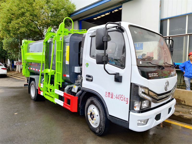 國(guó)六7方 藍(lán)牌東風(fēng)D6 側(cè)裝壓縮垃圾車(chē)