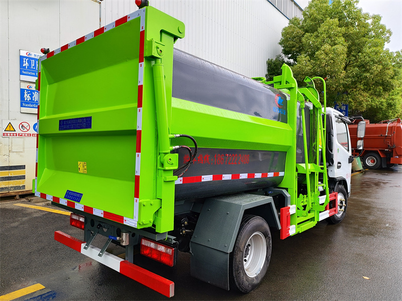 國(guó)六7方 藍(lán)牌東風(fēng)D6 側(cè)裝壓縮垃圾車(chē)