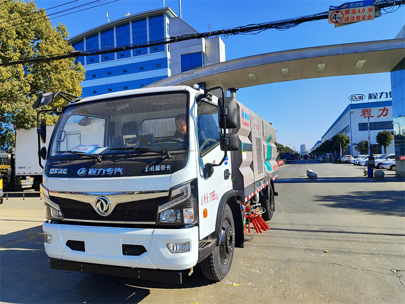 東風大多利卡洗掃車(4方塵箱.5方水箱)