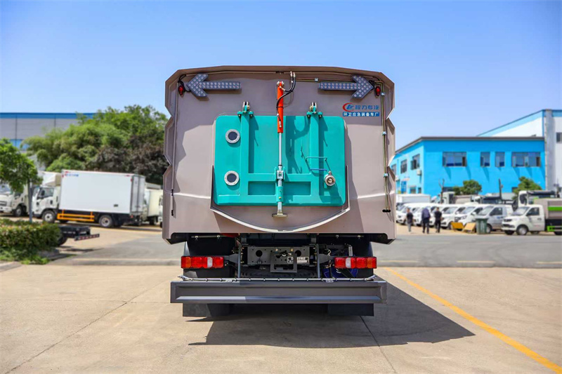 湖北程力重汽濰柴240馬力mate洗掃車(16方)